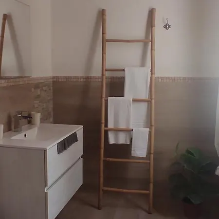 Dolce Luna Guest house *